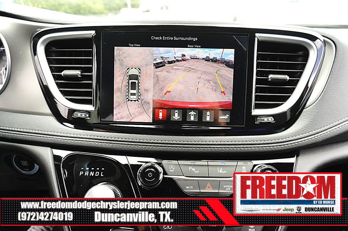 New 2027 Chrysler Pacifica Select FWD image 21