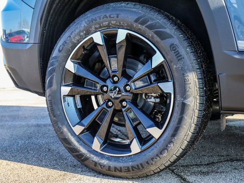 New 2026 Chevrolet Equinox RS w/ LPO, Floor Liner Package image 9