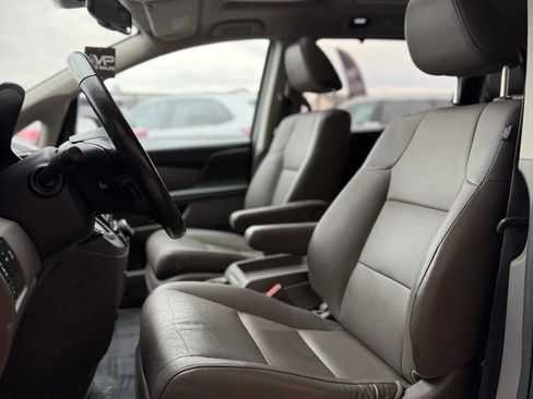 Used 2017 Honda Odyssey Touring Elite image 9