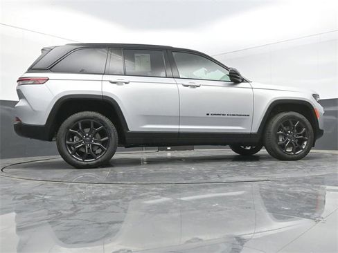 New 2025 Jeep Grand Cherokee Limited image 38