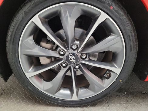 Used 2019 Hyundai Veloster 2.0 Premium image 31