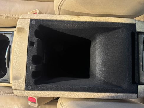 Used 2011 Buick Lucerne CXL FWD image 19