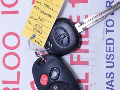 Used 2013 Toyota Sequoia Platinum image 48