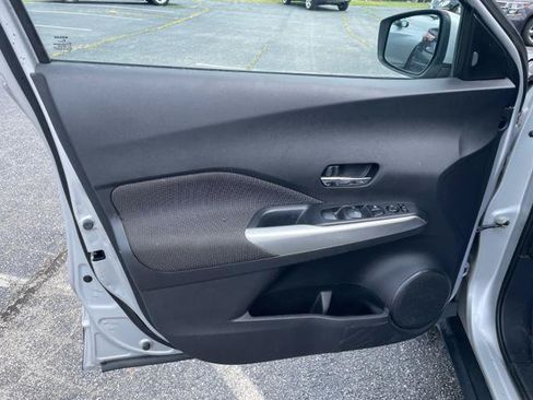 Used 2020 Nissan Kicks SV FWD image 9
