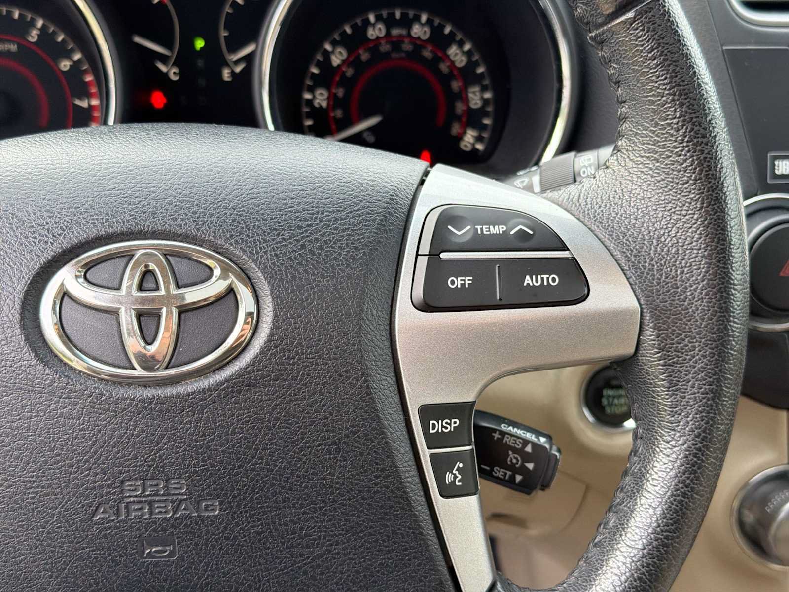 Used 2013 Toyota Highlander Limited AWD/4WD image 22