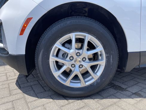 Used 2023 Chevrolet Equinox LT image 11