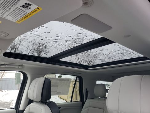 New 2026 Lincoln Navigator L Reserve w/ Jet Appearance Package image 11