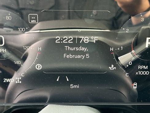 Used 2026 GMC Yukon XL Denali w/ Sun & Power Step Package image 12