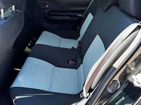 Used 2016 Toyota Prius C Two image 31