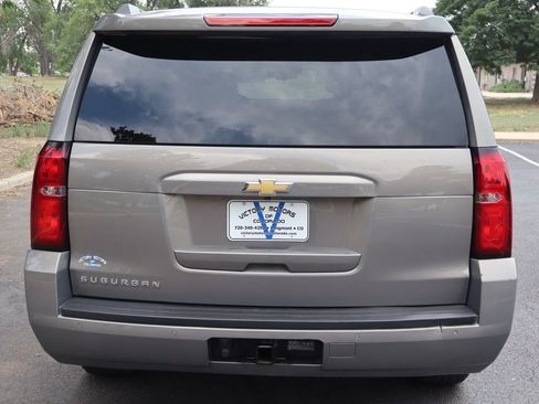 Used 2019 Chevrolet Suburban LT RWD image 6