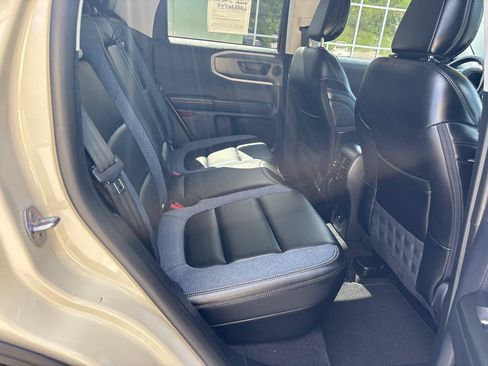Used 2025 Ford Bronco Sport Outer Banks AWD/4WD image 12