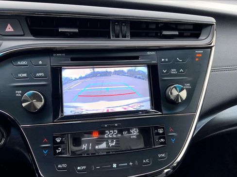 Used 2017 Toyota Avalon XLE image 25