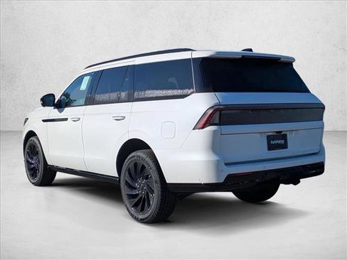 New 2025 Lincoln Navigator Reserve w/ Jet Appearance Package image 2