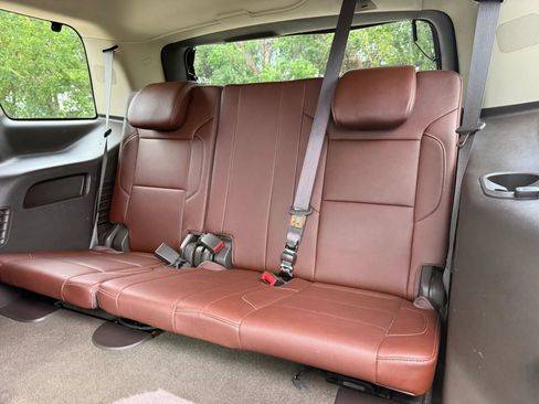 Used 2018 Chevrolet Tahoe Premier RWD image 14