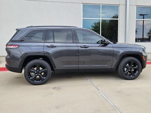 New 2026 Jeep Grand Cherokee Limited w/ Limited Altitude Package AWD/4WD image 2