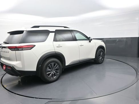 Used 2023 Nissan Pathfinder SV AWD/4WD image 28