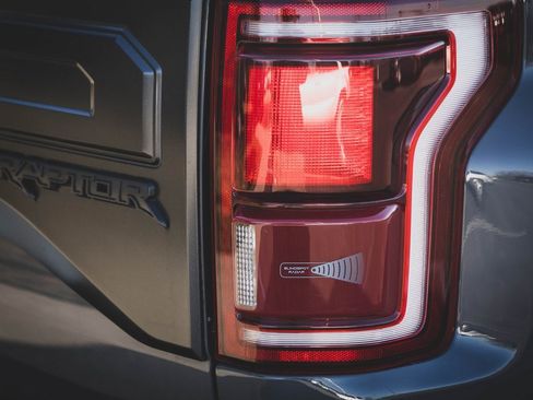 Used 2018 Ford F150 Raptor w/ Equipment Group 802A Luxury image 11