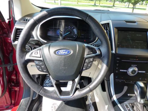 Used 2018 Ford Edge Titanium w/ Equipment Group 301A AWD/4WD image 26