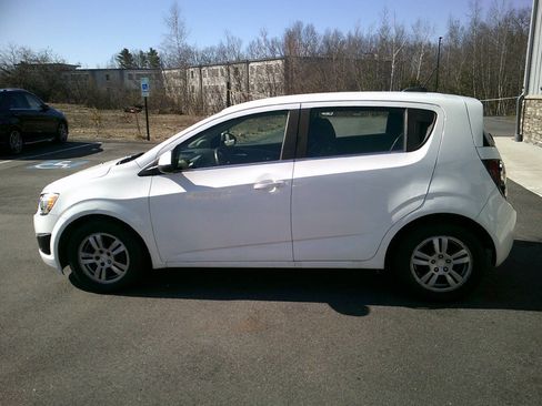 Used 2016 Chevrolet Sonic LT FWD image 4