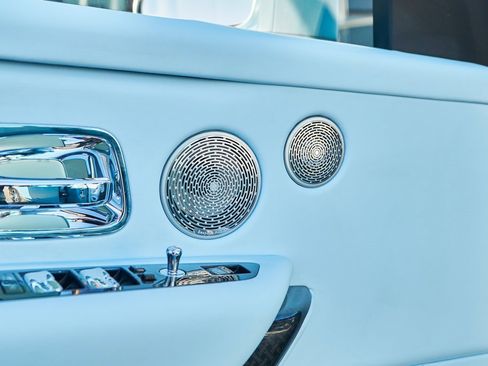 Used 2022 Rolls-Royce Cullinan Black Badge w/ Dark Exterior Package image 30