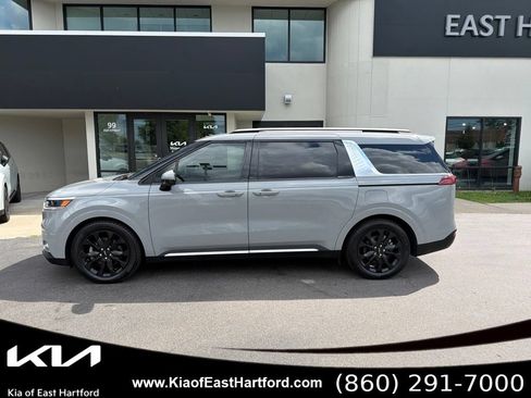 Used 2022 Kia Carnival SX FWD image 2