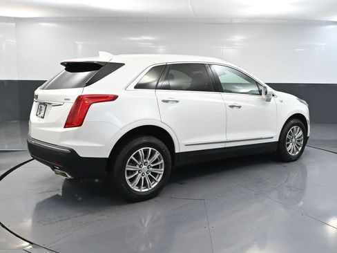 Used 2017 Cadillac XT5 Luxury image 6