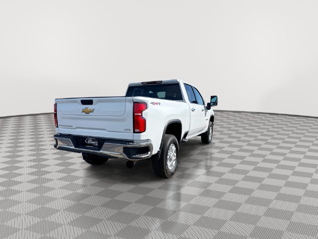 Used 2026 Chevrolet Silverado 2500 LTZ w/ LTZ Convenience Package AWD/4WD image 13