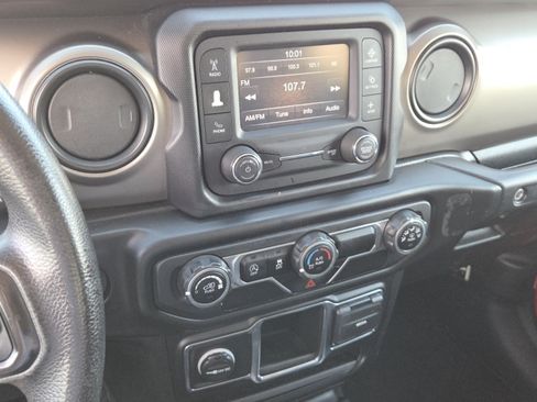 Used 2021 Jeep Wrangler Unlimited Sport AWD/4WD image 26