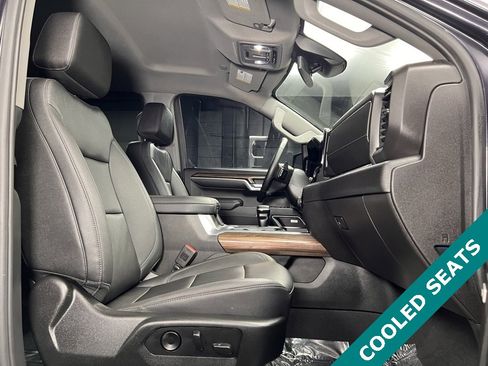 Used 2022 Chevrolet Silverado 1500 LTZ image 4