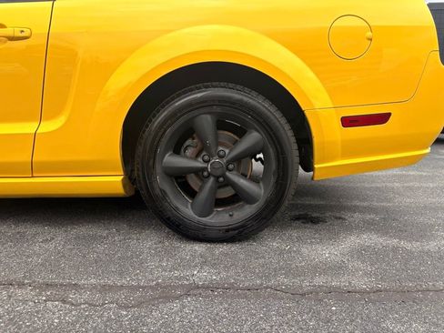 Used 2006 Ford Mustang GT RWD image 10
