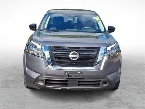 Used 2024 Nissan Pathfinder S image 2