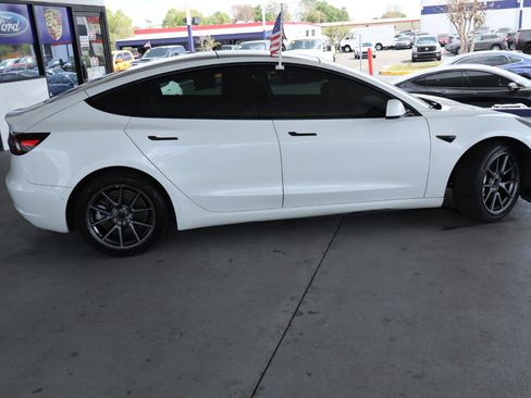 Used 2022 Tesla Model 3 Long Range image 4