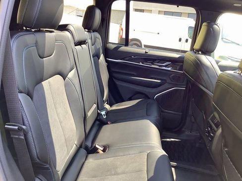 New 2023 Jeep Grand Cherokee Trailhawk w/ Luxury Tech Group III image 37