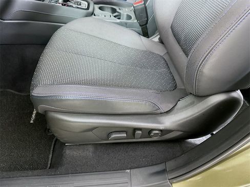 Used 2025 Subaru Forester Premium w/ Convenience Package #2 image 9