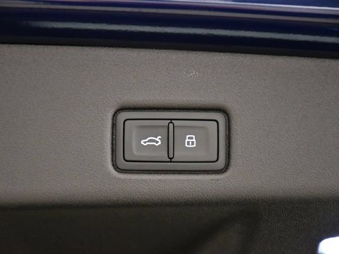 Used 2025 Audi Q5 Premium Plus w/ Premium Plus AWD/4WD image 55
