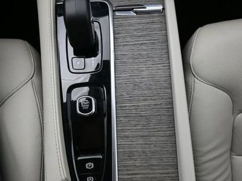 Used 2023 Volvo XC90 B6 Plus w/ Protection Package AWD/4WD image 11