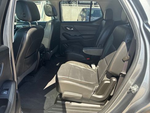Used 2019 Chevrolet Traverse LT w/ LT Premium Package AWD/4WD image 16