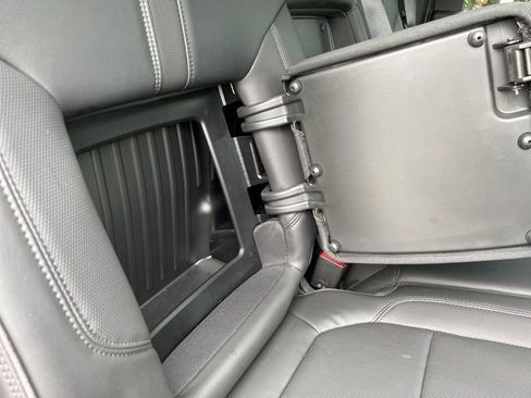 Used 2022 Chevrolet Silverado 3500 High Country image 79