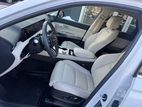 Used 2026 Genesis GV70 2.5T Select image 22