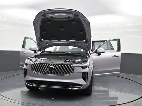 New 2026 Volvo XC90 B6 Plus w/ Protection Package Premier AWD/4WD image 34