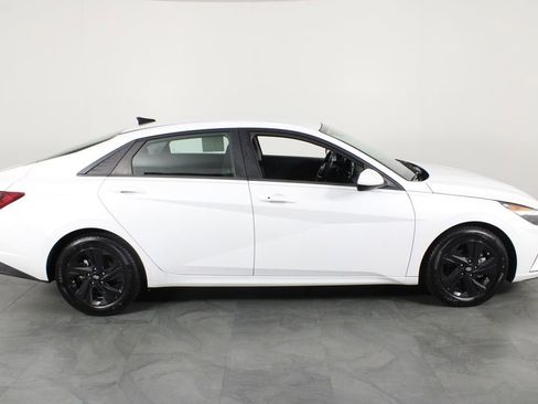 Certified 2021 Hyundai Elantra SEL w/ Cargo Package FWD image 15