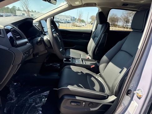 New 2026 Honda Odyssey Touring image 11