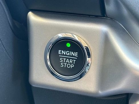 Used 2024 Ford Expedition XLT image 10