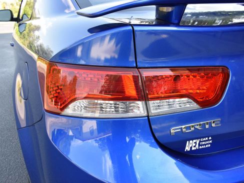 Used 2013 Kia Forte Koup EX FWD image 32