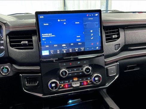 Used 2022 Ford Expedition Max Limited image 6