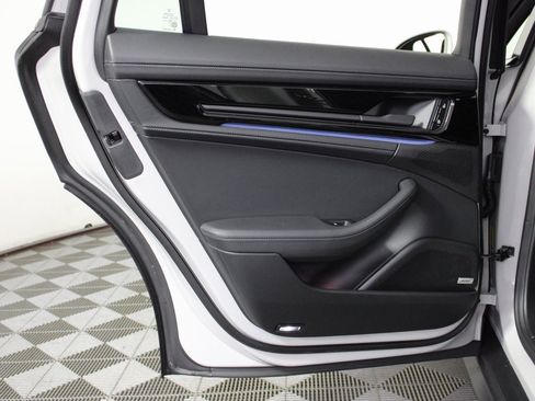 Used 2025 Porsche Panamera 4 image 33