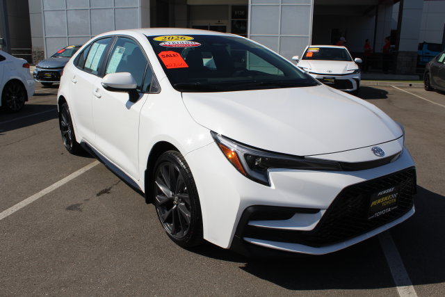 Certified 2026 Toyota Corolla SE FWD image 2