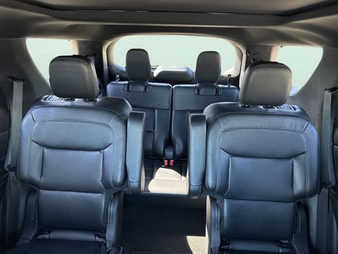 Used 2020 Ford Explorer XLT w/ Equipment Group 202A image 89