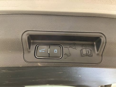 Used 2023 Ford Explorer XLT w/ Equipment Group 202A image 8