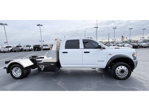 Used 2022 RAM 4500 Tradesman w/ Chrome Appearance Group image 4